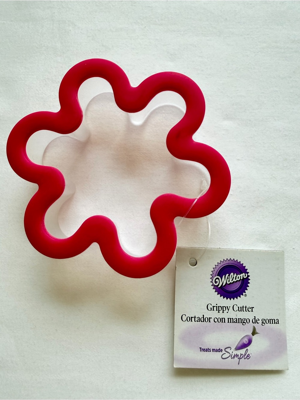 NWT Wilton Grippy Cutter Pink Plastic Flower Cookie Cutter
